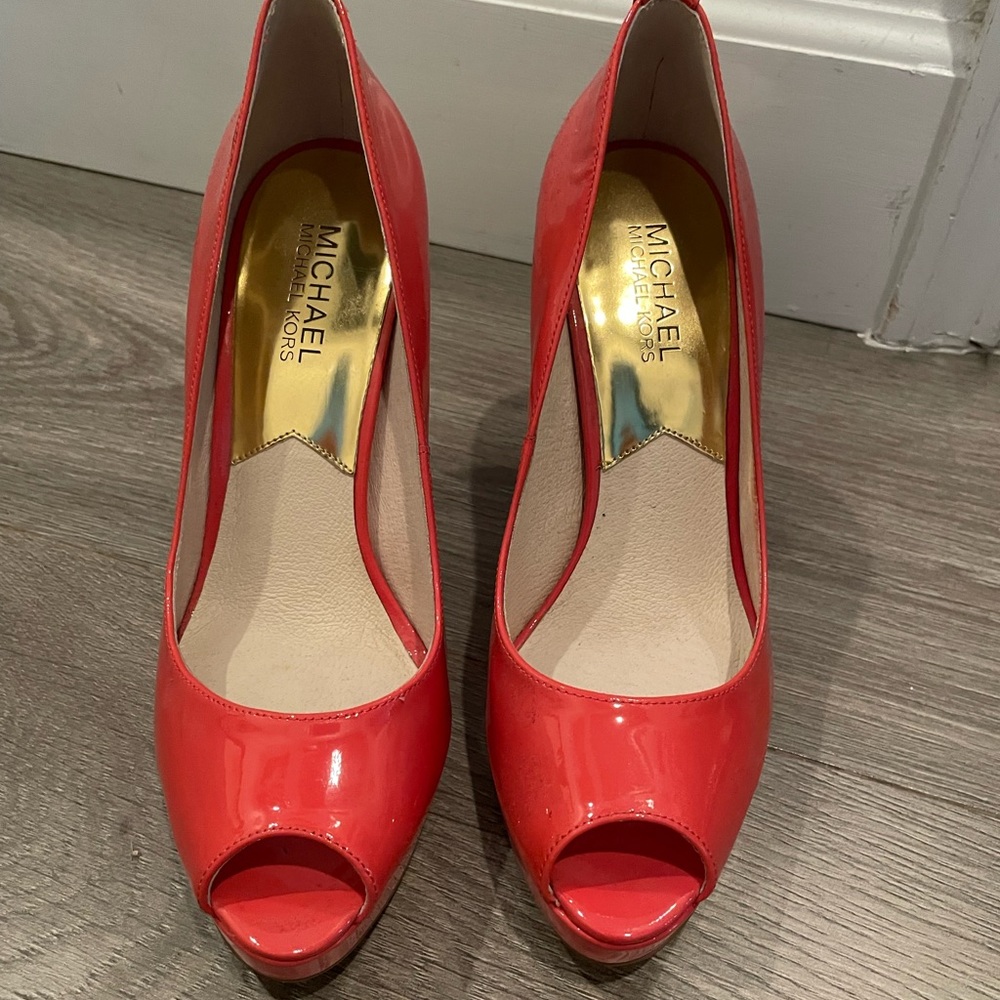 Michael Kors Melon color heel, 8M, barely worn!